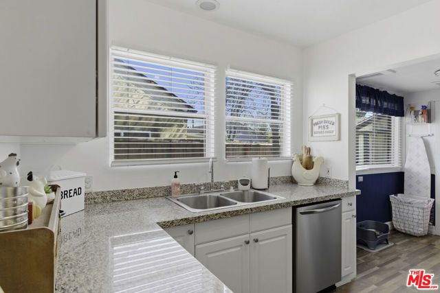 2901 California Avenue, Bakersfield, CA 93304