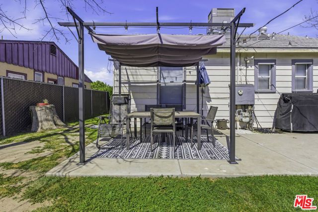 2901 California Avenue, Bakersfield, CA 93304