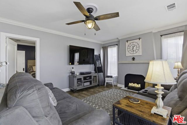 2901 California Avenue, Bakersfield, CA 93304