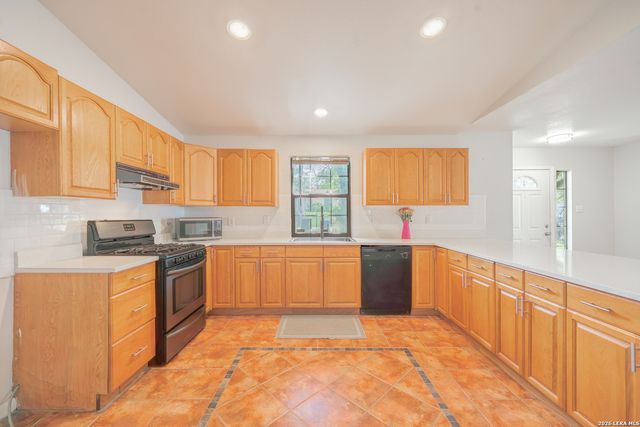 226 EDGE AVE, San Antonio, TX 78223