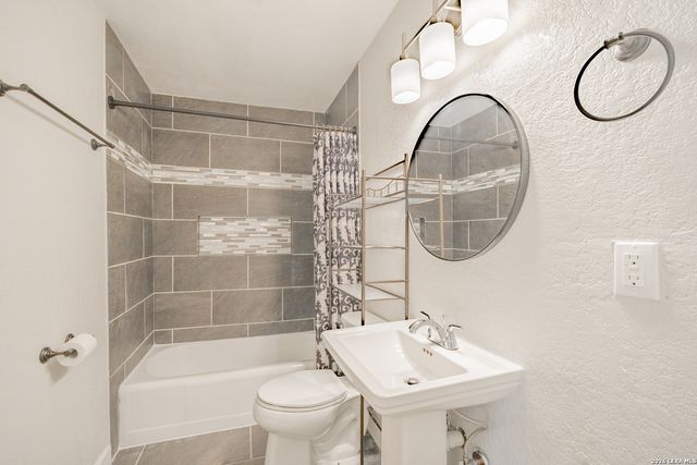 226 EDGE AVE, San Antonio, TX 78223