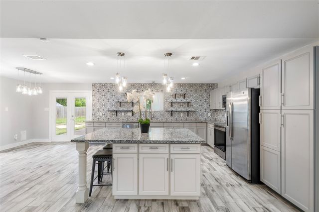 15151 Robin Trail, Conroe, TX 77302