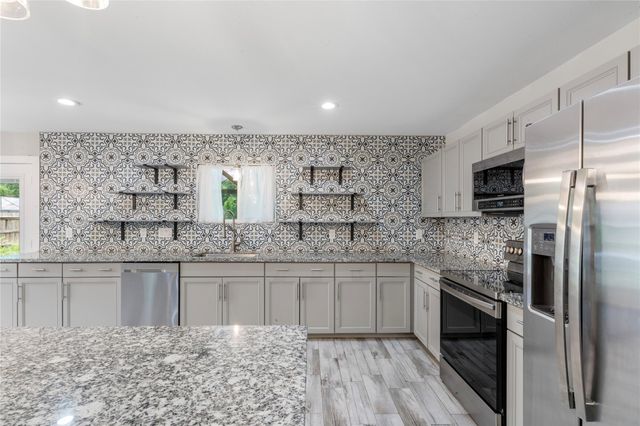 15151 Robin Trail, Conroe, TX 77302