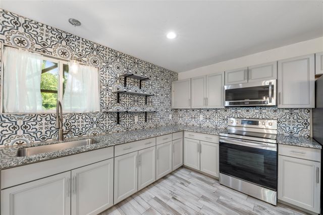15151 Robin Trail, Conroe, TX 77302