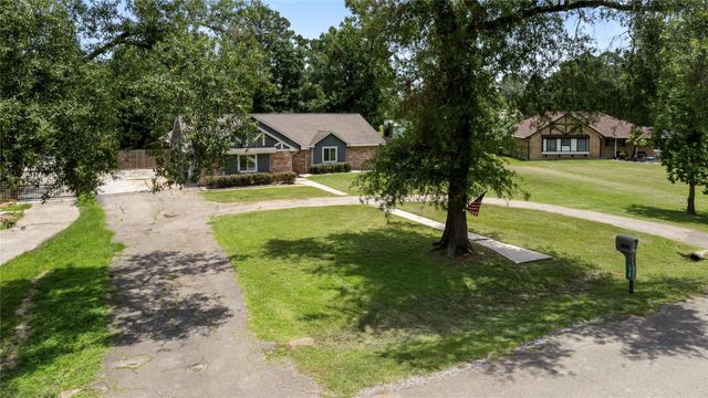 15151 Robin Trail, Conroe, TX 77302