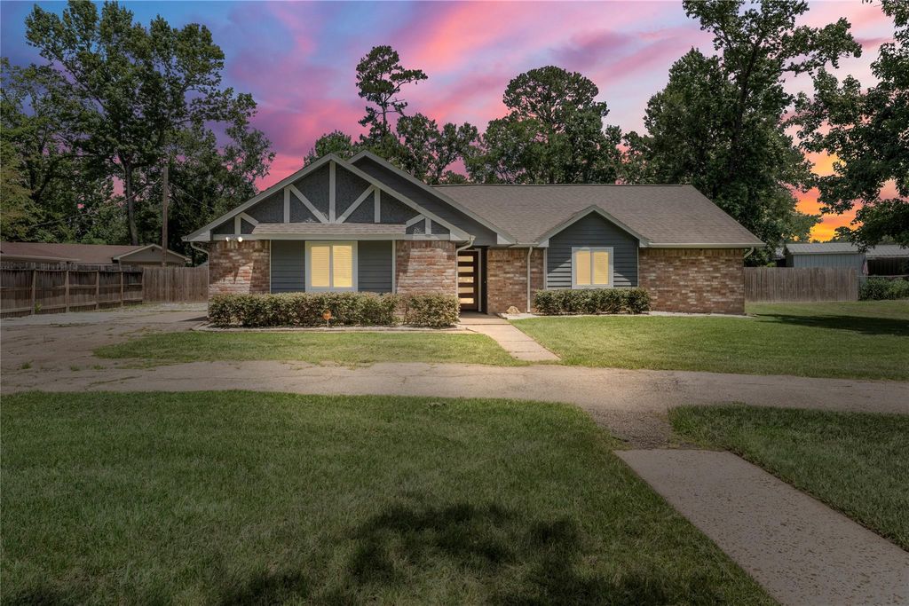 15151 Robin Trail, Conroe, TX 77302