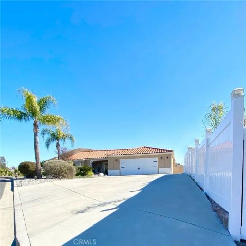 22761 Granite Dome, Canyon Lake, CA 92587