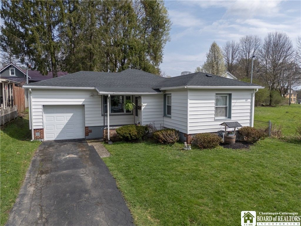 12 Waldemeere Avenue, Ellicott, NY 14733