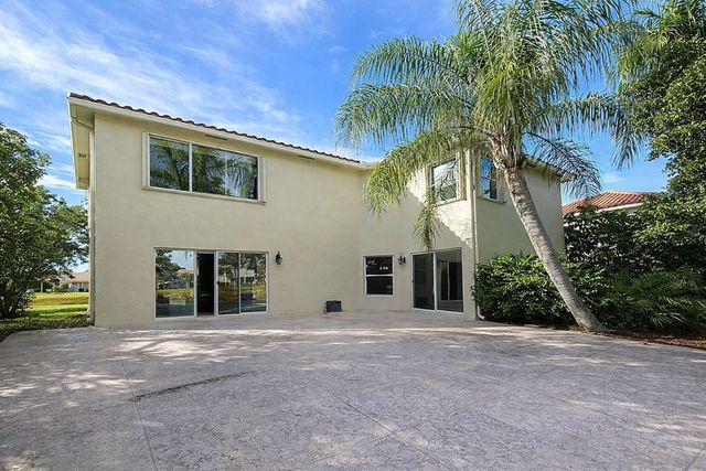 1381 Beacon Circle, Wellington, FL 33414