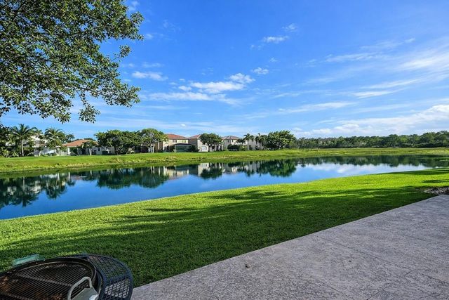 1381 Beacon Circle, Wellington, FL 33414