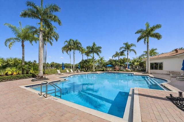 1381 Beacon Circle, Wellington, FL 33414