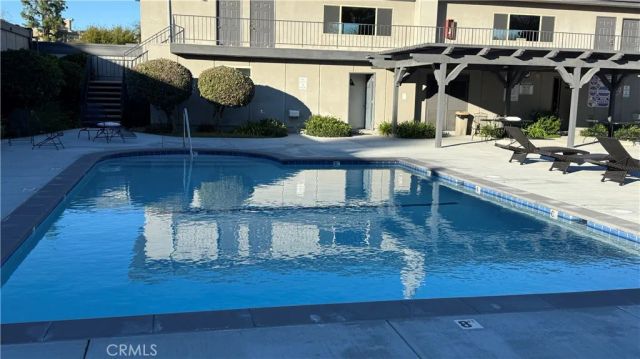 22049 Oxnard, Woodland Hills, CA 91367
