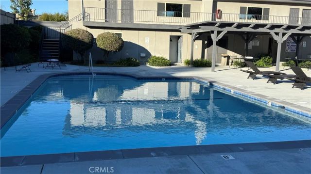 22049 Oxnard, Woodland Hills, CA 91367