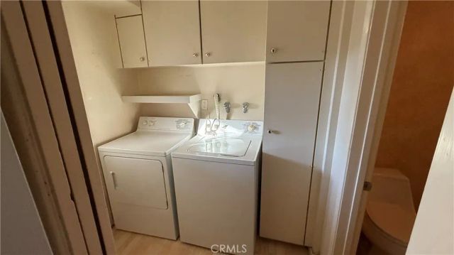 22049 Oxnard, Woodland Hills, CA 91367
