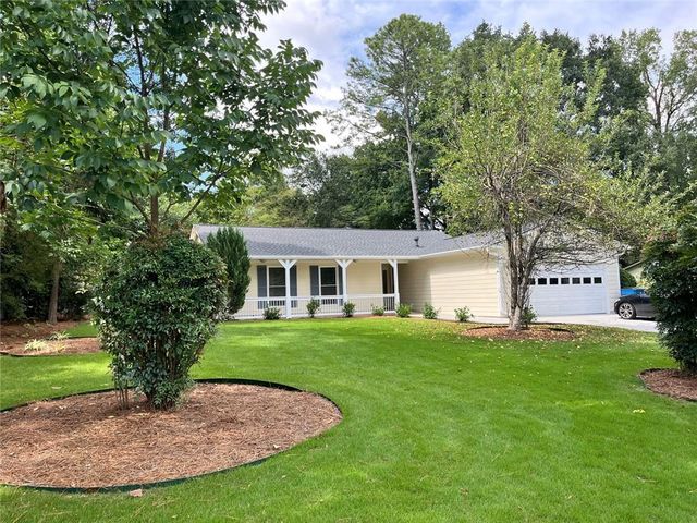 50 Parkmont Drive, Roswell, GA 30076