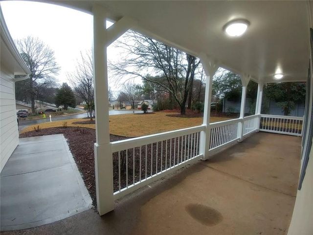 50 Parkmont Drive, Roswell, GA 30076