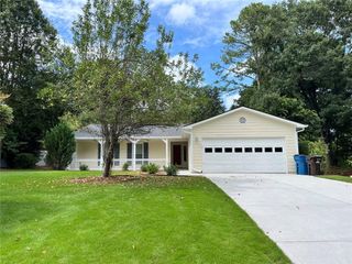 50 Parkmont Drive, Roswell, GA 30076