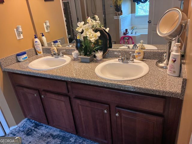 4323 Grove Lake Street, Loganville, GA 30052