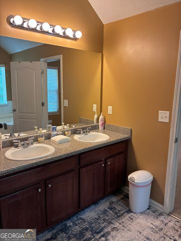 4323 Grove Lake Street, Loganville, GA 30052