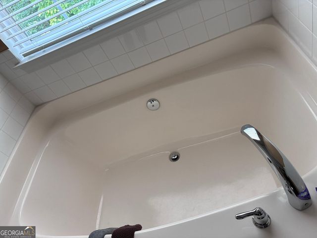 4323 Grove Lake Street, Loganville, GA 30052
