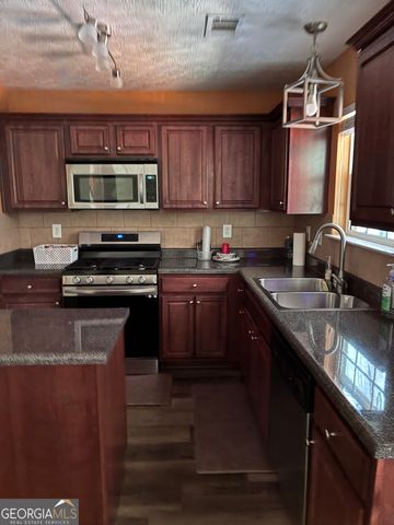 4323 Grove Lake Street, Loganville, GA 30052