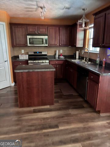 4323 Grove Lake Street, Loganville, GA 30052