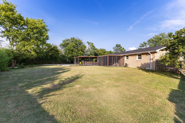105 Donna Ct, Hendersonville, TN 37075