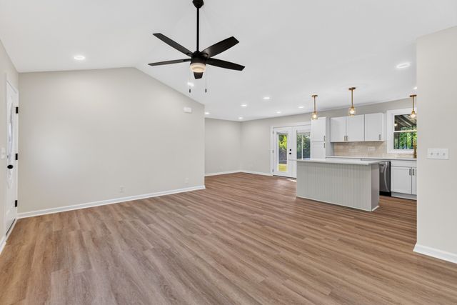 105 Donna Ct, Hendersonville, TN 37075