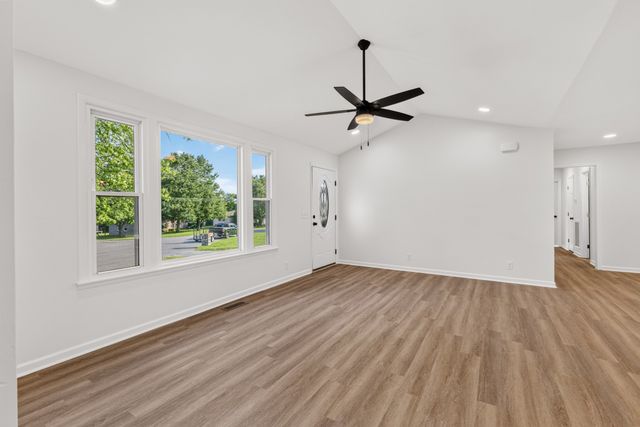 105 Donna Ct, Hendersonville, TN 37075