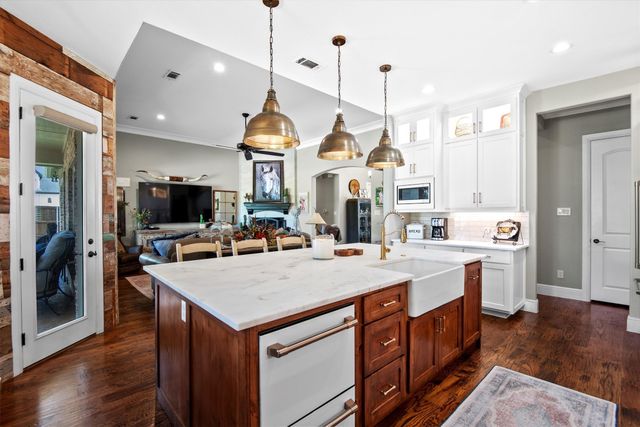 103 Eagle Point Drive, Waxahachie, TX 75165