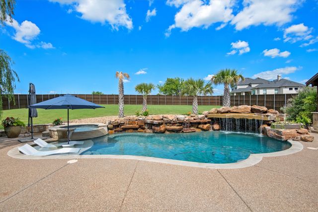 103 Eagle Point Drive, Waxahachie, TX 75165
