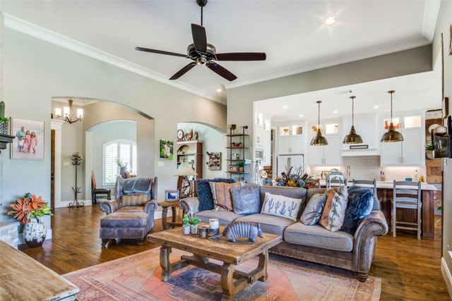 103 Eagle Point Drive, Waxahachie, TX 75165
