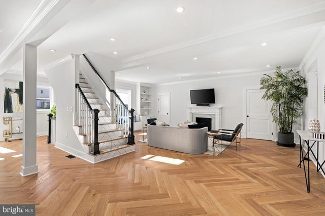 4717 BLAGDEN TER NW, Washington, DC 20011
