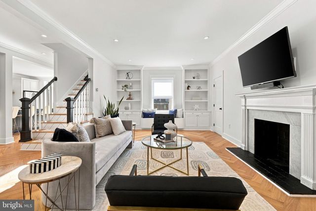 4717 BLAGDEN TER NW, Washington, DC 20011