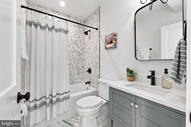 4717 BLAGDEN TER NW, Washington, DC 20011