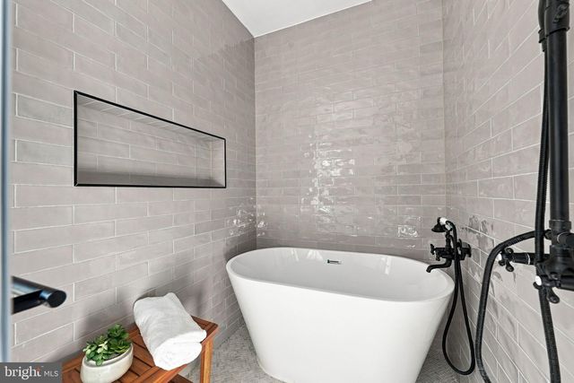 4717 BLAGDEN TER NW, Washington, DC 20011