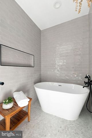 4717 BLAGDEN TER NW, Washington, DC 20011