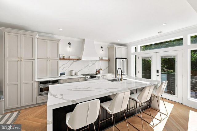 4717 BLAGDEN TER NW, Washington, DC 20011
