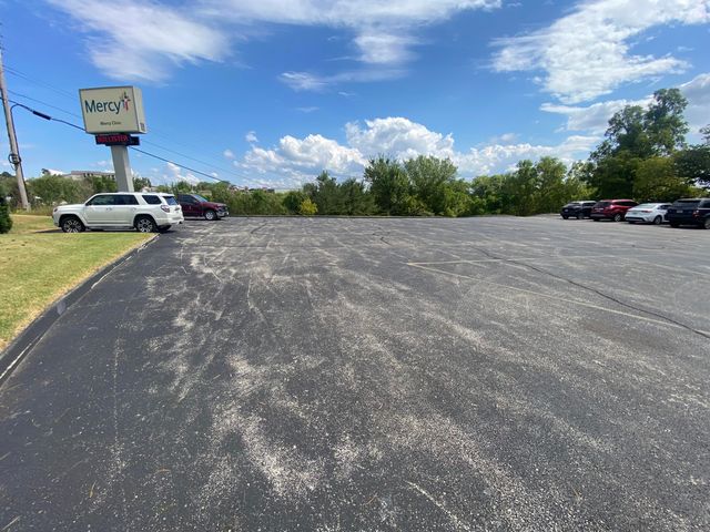 290 Clift Court, Hollister, MO 65672