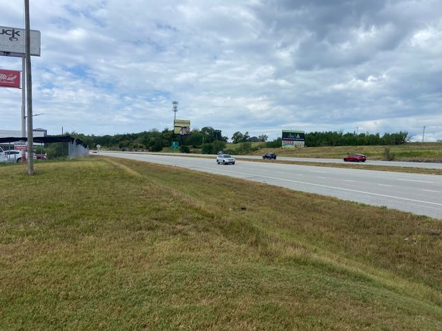 290 Clift Court, Hollister, MO 65672