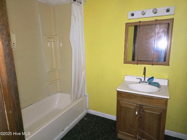 115 S Franklin Street, Whiteville, NC 28472