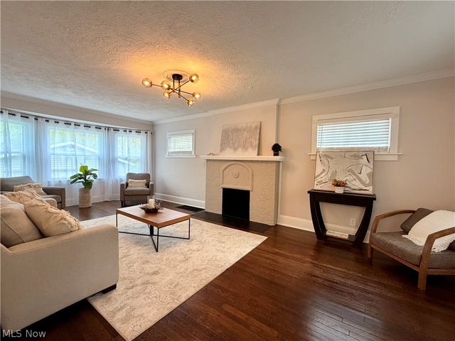 3288 Silsby Road, Cleveland Heights, OH 44118