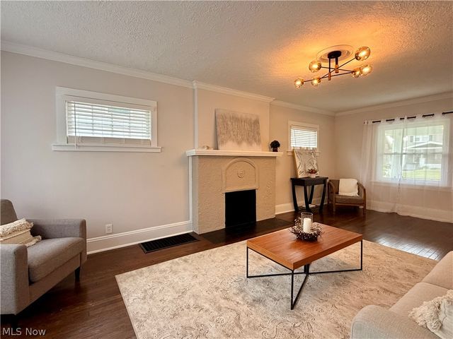 3288 Silsby Road, Cleveland Heights, OH 44118