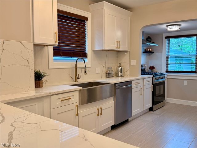3288 Silsby Road, Cleveland Heights, OH 44118