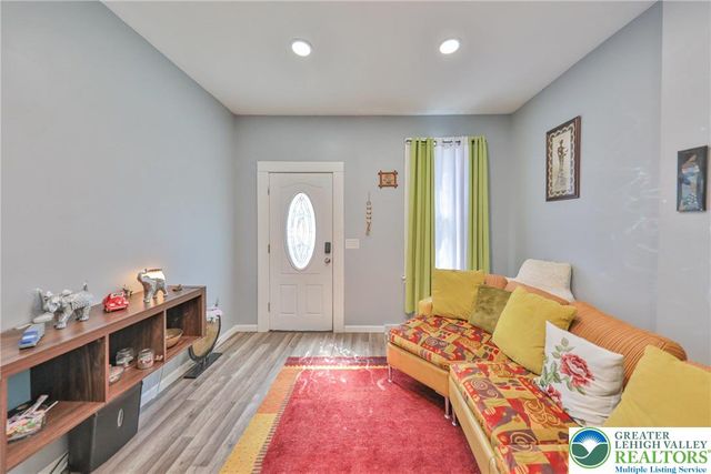 743 Washington Street, Easton, PA 18042