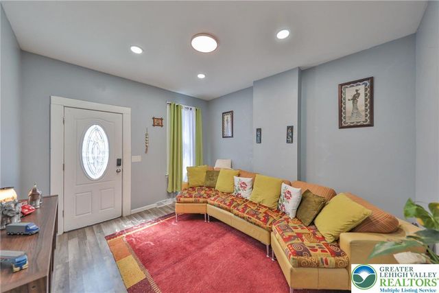 743 Washington Street, Easton, PA 18042