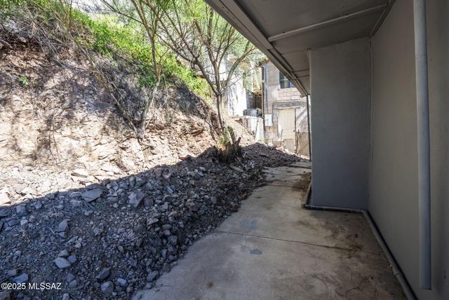 111 E Dumbauld Street, Nogales, AZ 85621