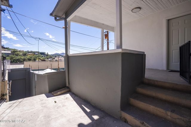 111 E Dumbauld Street, Nogales, AZ 85621