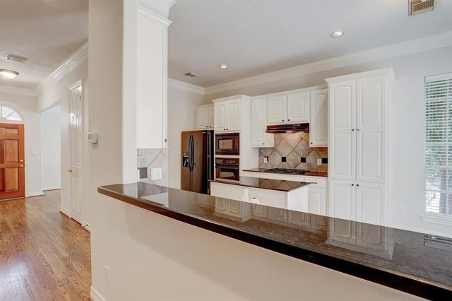 2822 Briarhurst Park, Houston, TX 77057