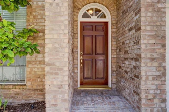 2822 Briarhurst Park, Houston, TX 77057